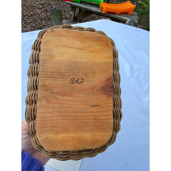 Handmade Basket w Handle Artist Aletha Gilbert Rattan Sea Grass (Bow & Shell EUC - Picture 9 of 12